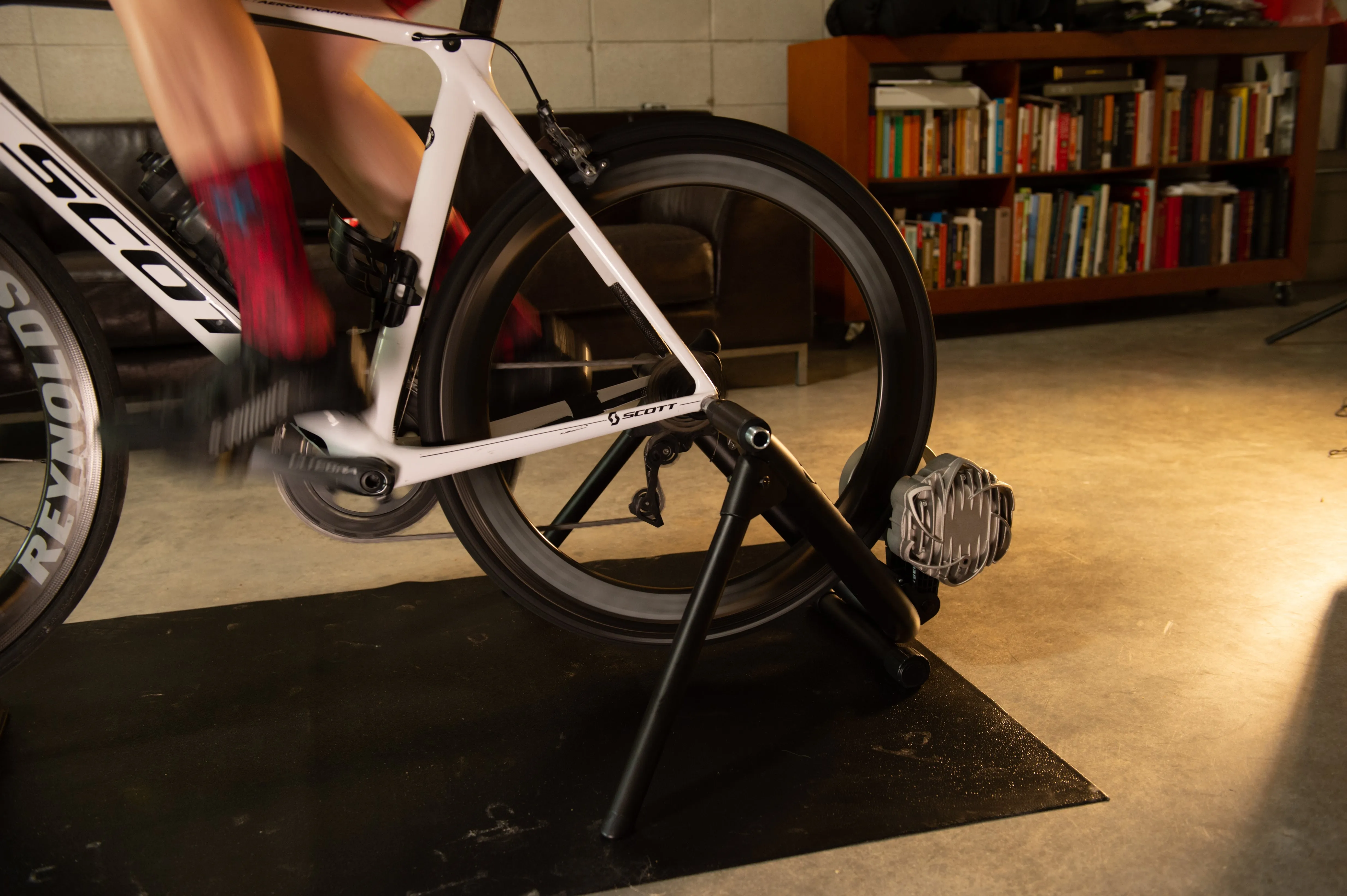 Fluid 2 Indoor Bike Trainer With Precision Balanced Flywheel Technology