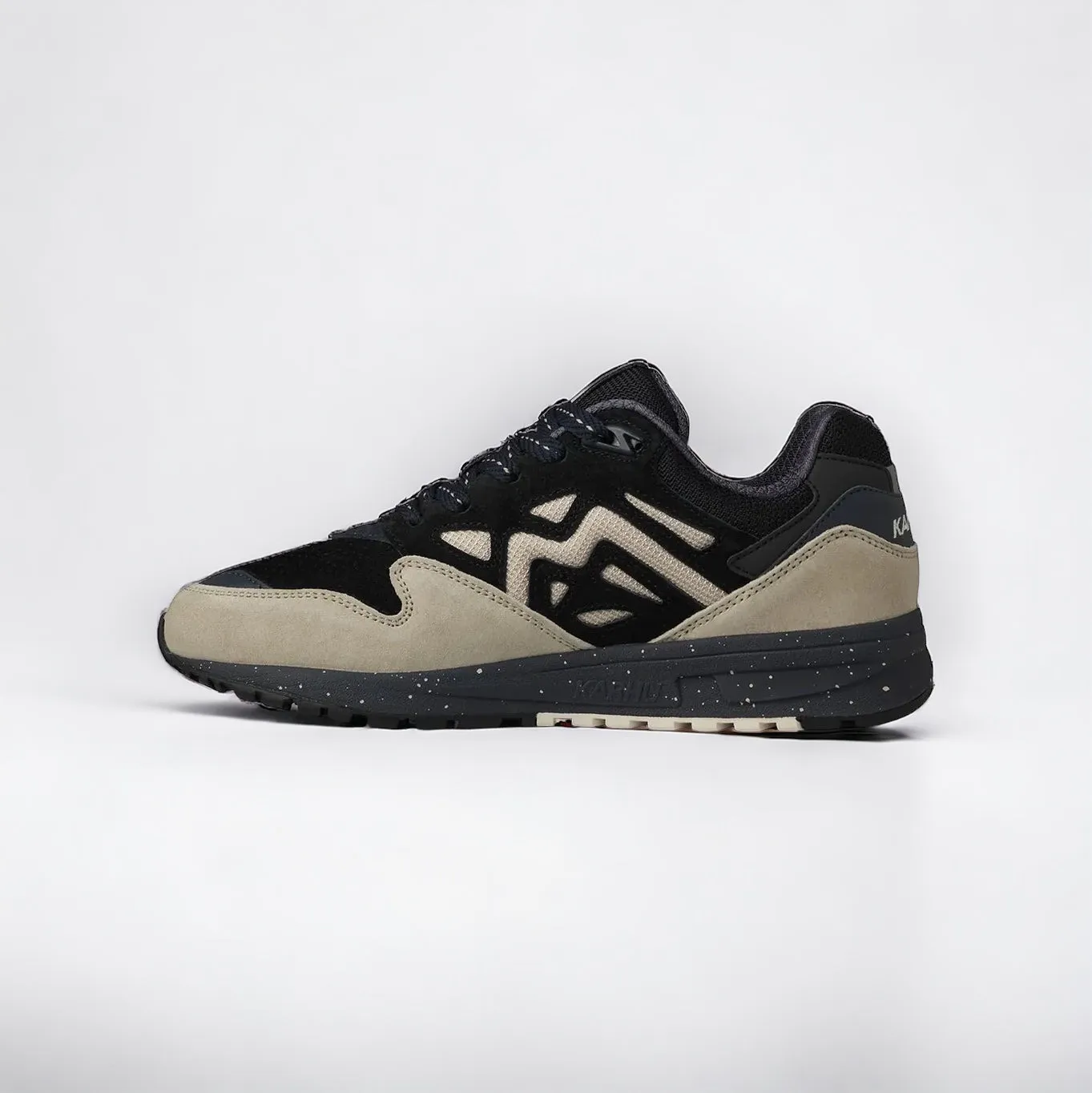 Karhu Legacy 96 Irish Cream / Jet Black