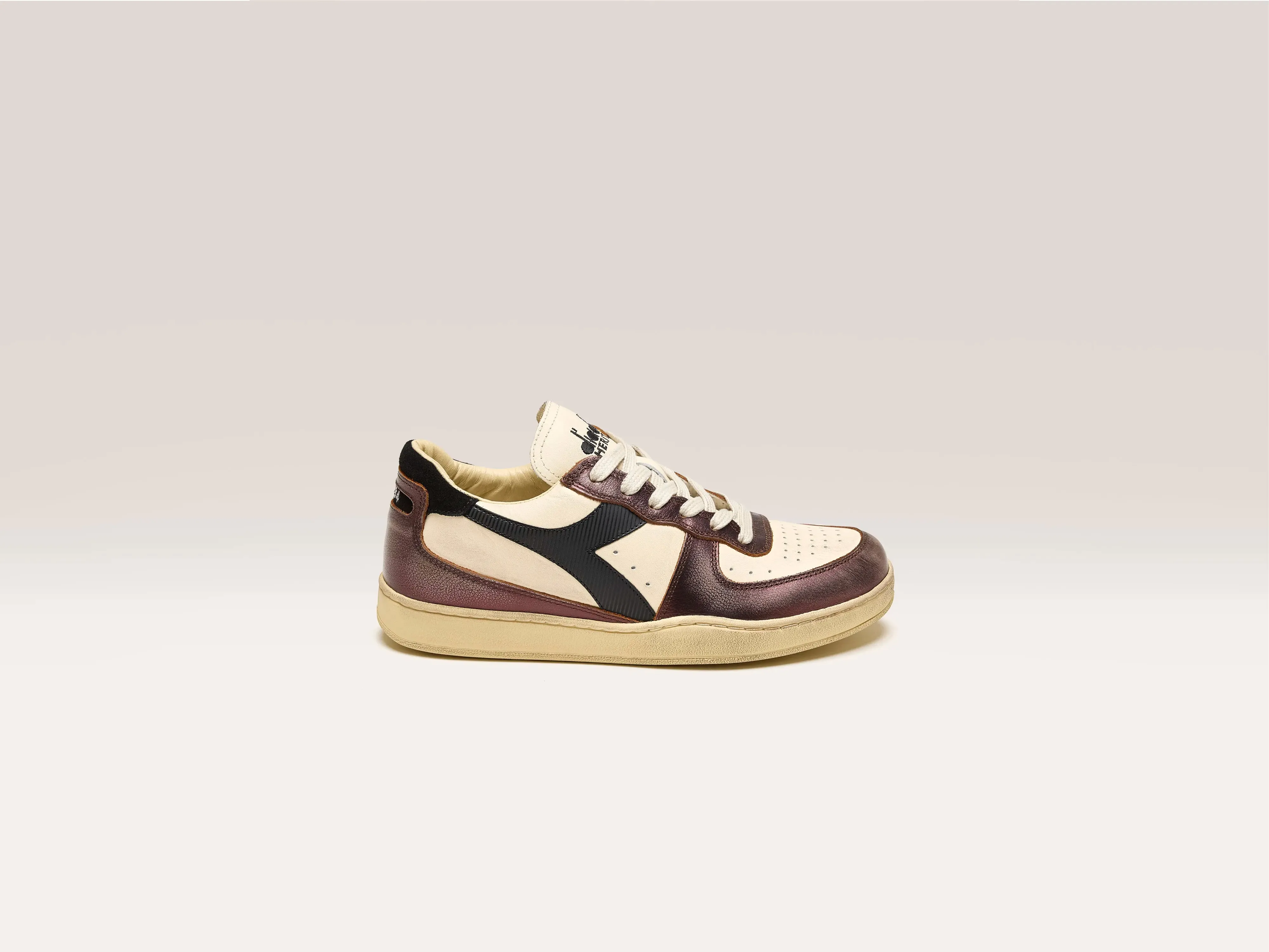 Mi Basket Low Metallic Dirty for Women (242 / W / BROWN)