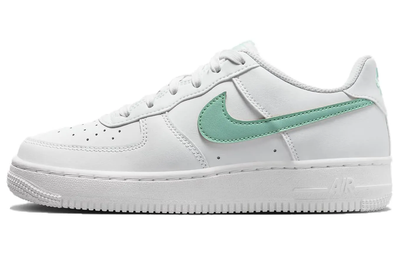 Nike Air Force 1 Low Women's Skateboarding Shoe - White/Green