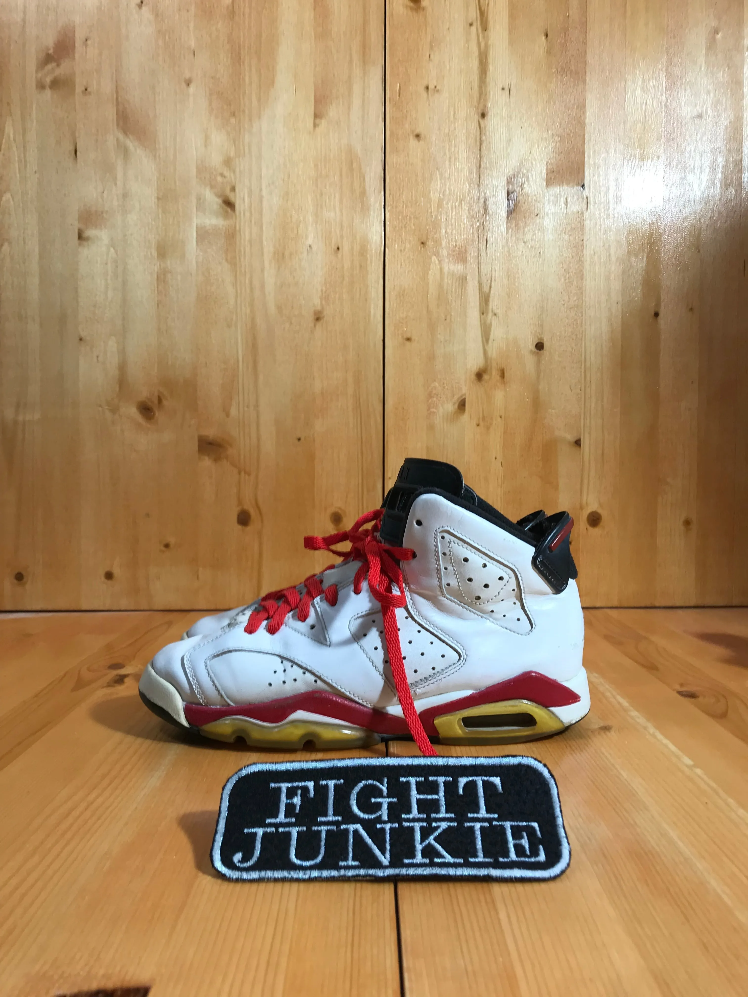 NIKE AIR JORDAN 6 VI RETRO CHICAGO BULLS 2010 Youth Size 5.5Y Leather Shoes Sneakers Red White 384665-102