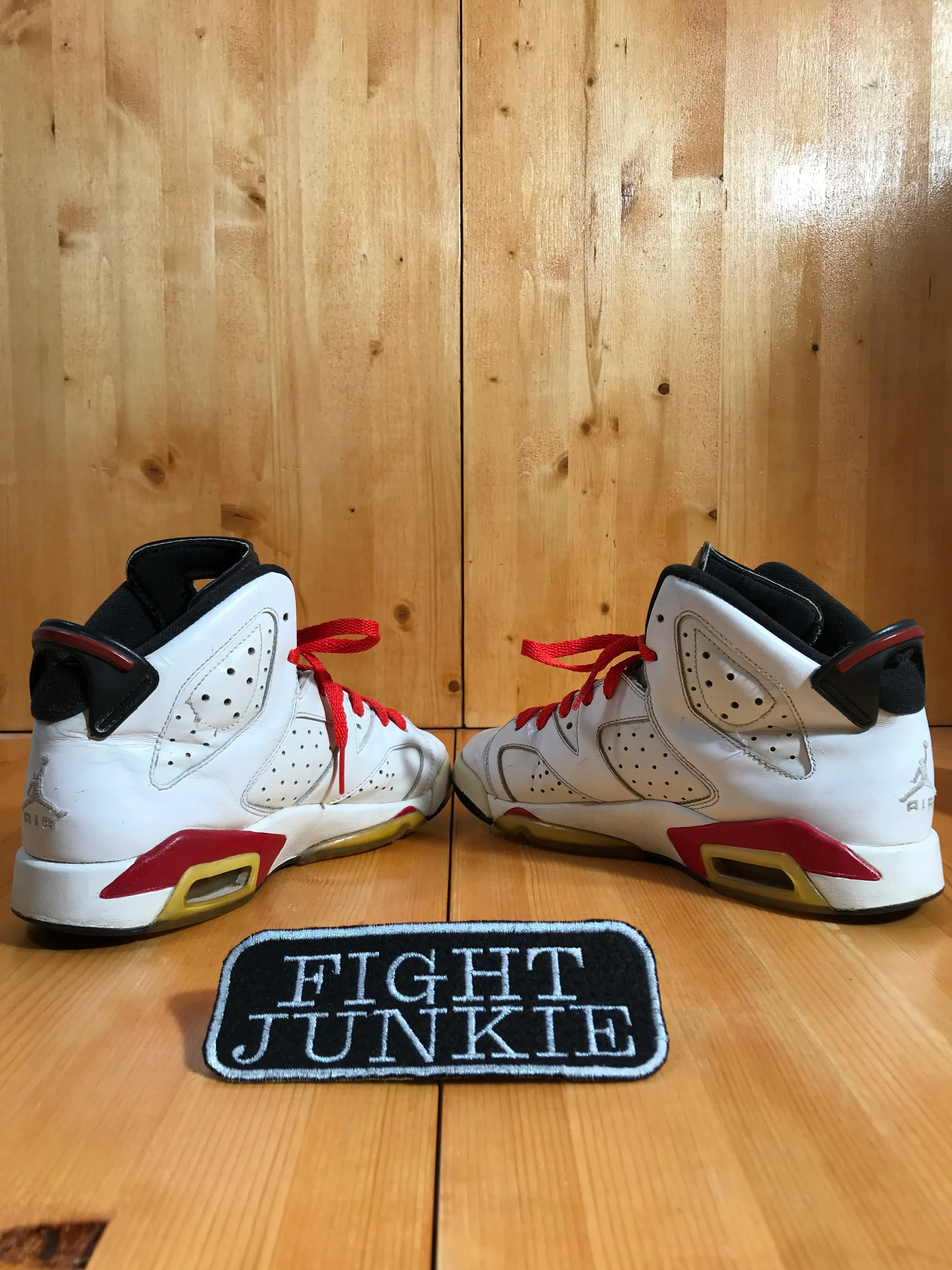 NIKE AIR JORDAN 6 VI RETRO CHICAGO BULLS 2010 Youth Size 5.5Y Leather Shoes Sneakers Red White 384665-102