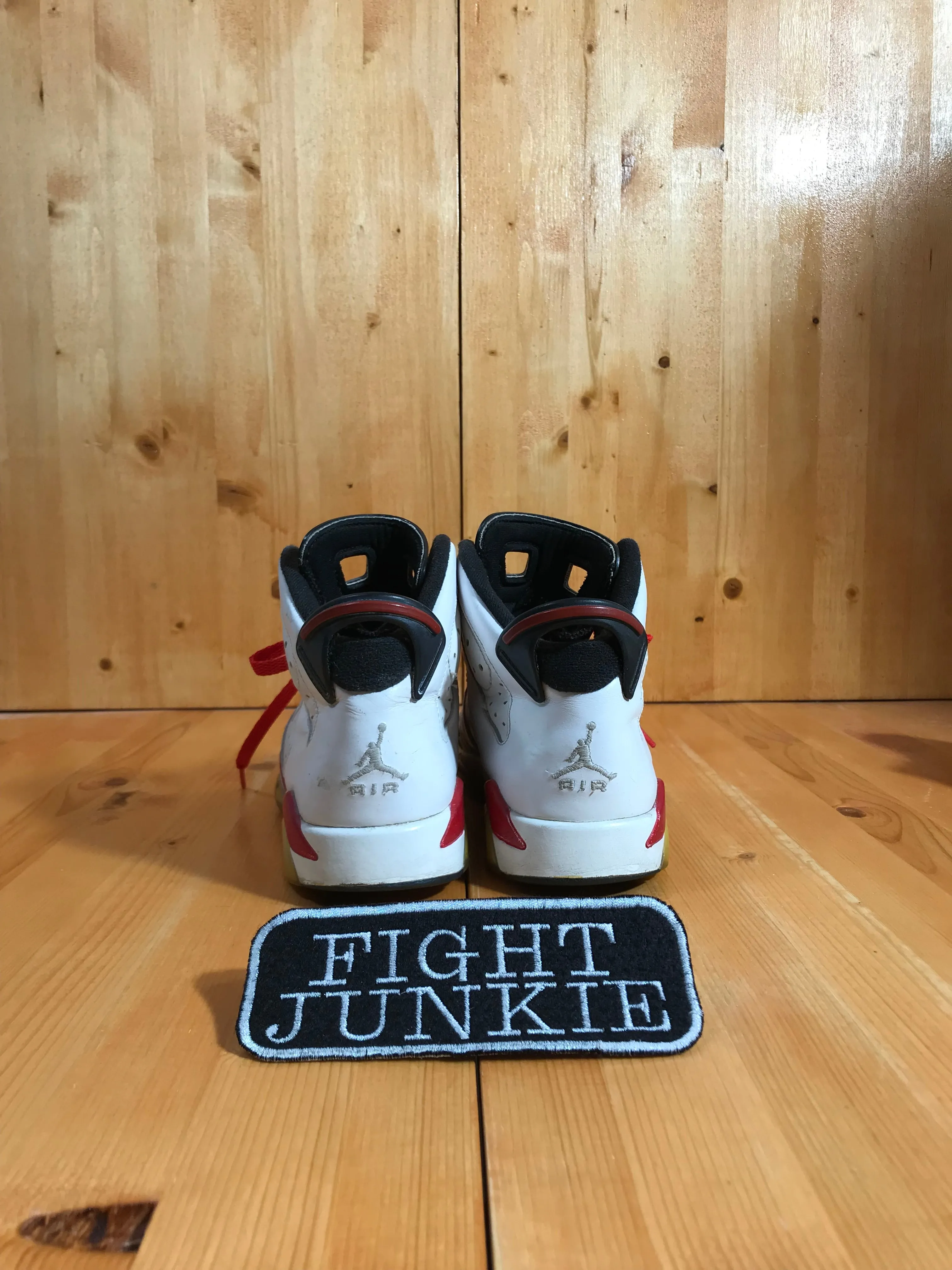 NIKE AIR JORDAN 6 VI RETRO CHICAGO BULLS 2010 Youth Size 5.5Y Leather Shoes Sneakers Red White 384665-102