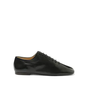 Souris Classic Flat Derby in Black